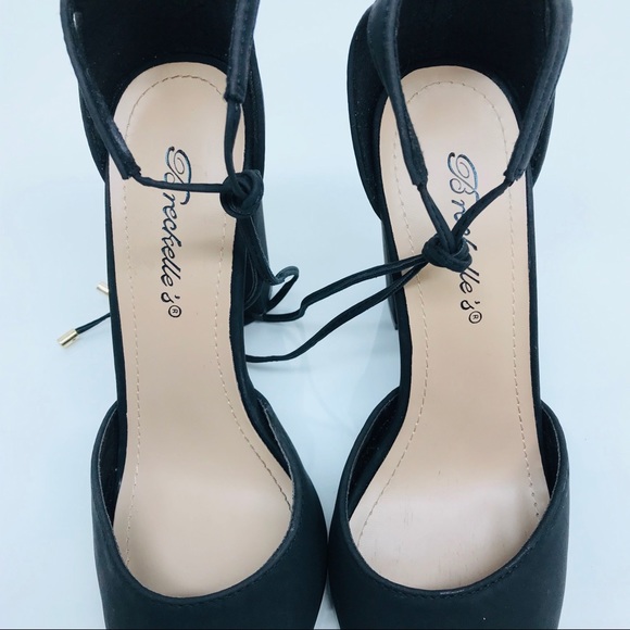 Breckelle’s Point Toe Black High Heels - Picture 9 of 11